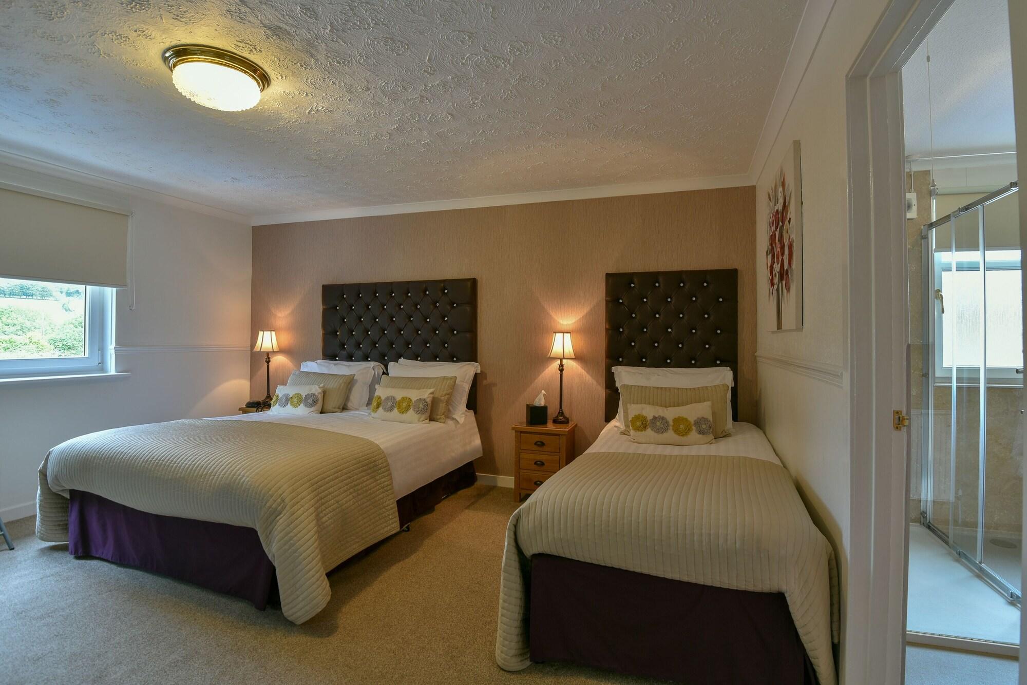 The Townhead Hotel Lockerbie Exterior photo
